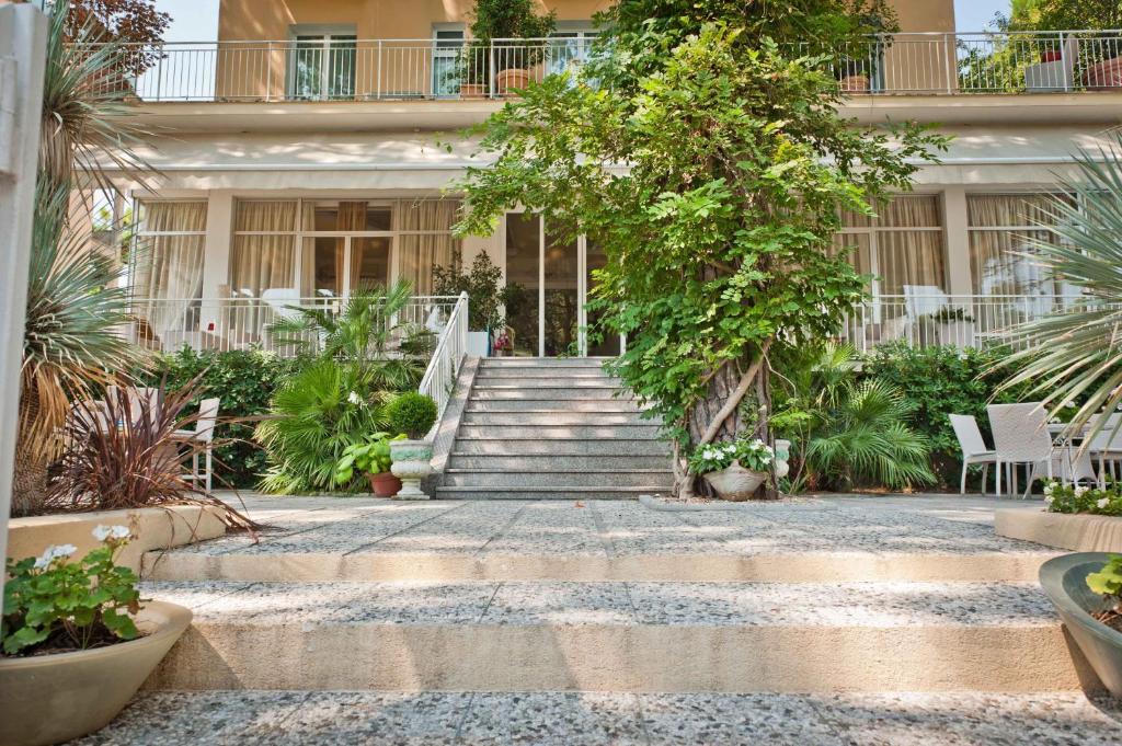 Hotel Hawaii ميلانو ماريتيما المظهر الخارجي الصورة